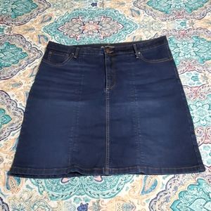 Lee Rider Shape Illusions Slim Fit Skirt - Size 20